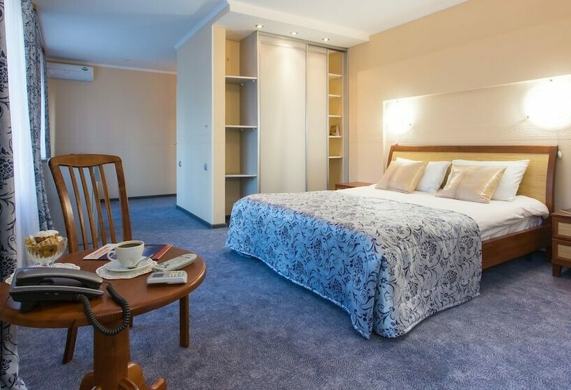 家庭工作室, Ogni Eniseya