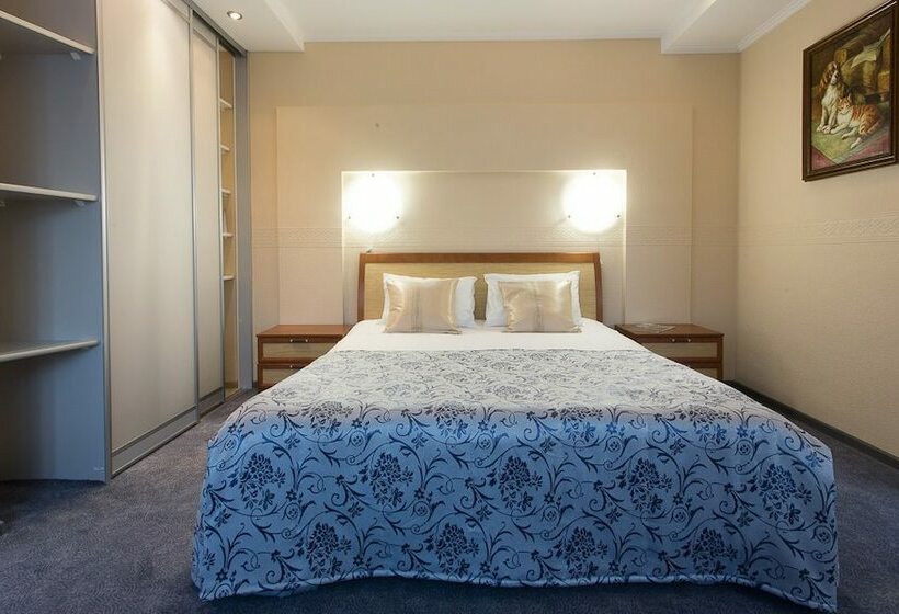 家庭工作室, Ogni Eniseya