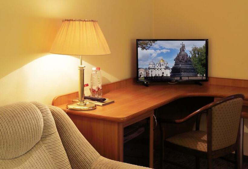 חדר קומפורט, Sadko