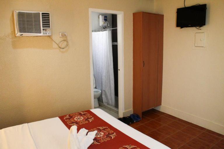 Номер Стандарт, Stone House Quezon City