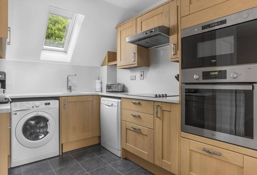 Дом 1 Спальня, The Kenmore Club