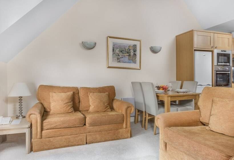 Дом 1 Спальня, The Kenmore Club