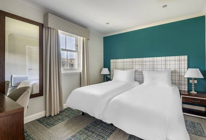 Дом 2 Спальни, The Kenmore Club