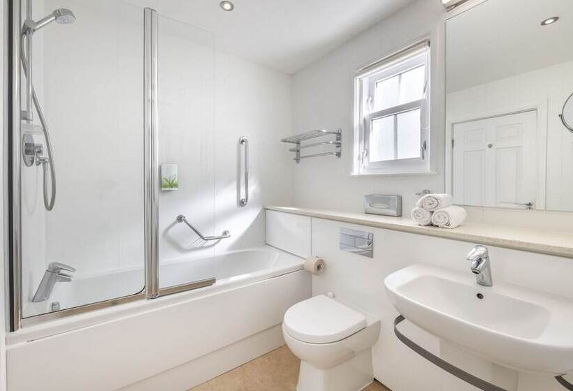 Дом 1 Спальня, The Kenmore Club