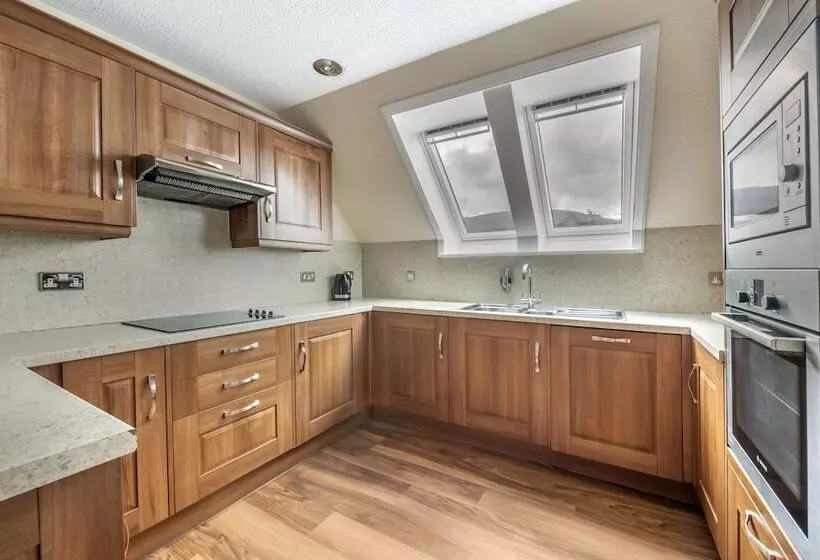 ２ベッドルームハウス, The Kenmore Club