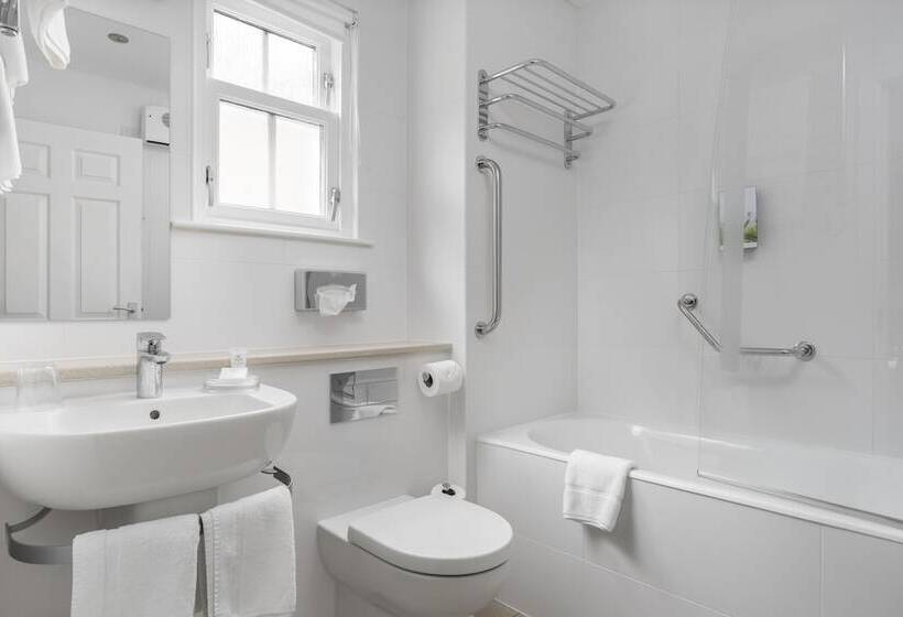 Дом 2 Спальни, The Kenmore Club