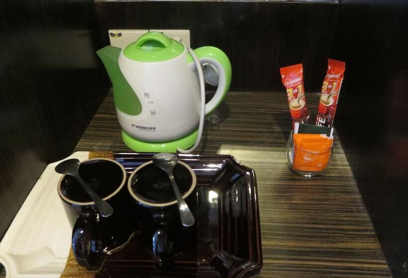 غرفة قياسية, The Mark S Lodge