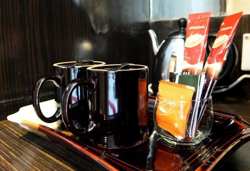 غرفة قياسية بالطابق الأرضى, The Mark S Lodge