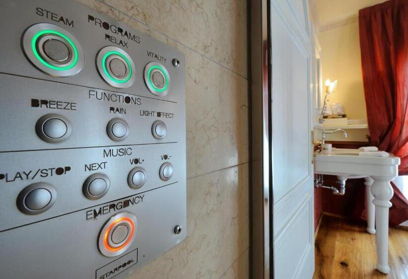 带按摩浴盆的套房, Villa Orso Grigio