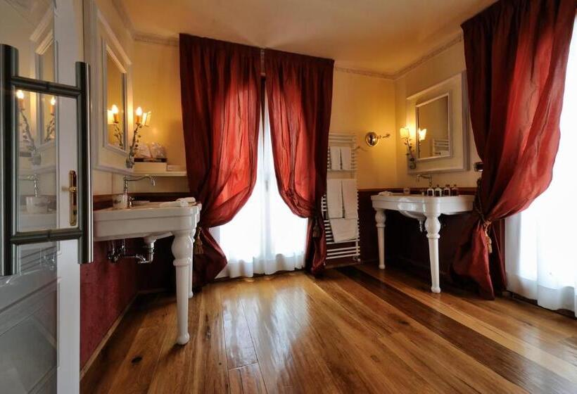 带按摩浴盆的套房, Villa Orso Grigio