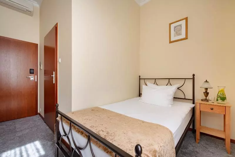 اتاق استاندارد یک نفره, Villa Sedan   Destigo Hotels