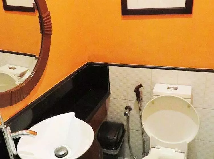 تختخواب در اتاق مشترک, Townhouse Oak Vip Suites