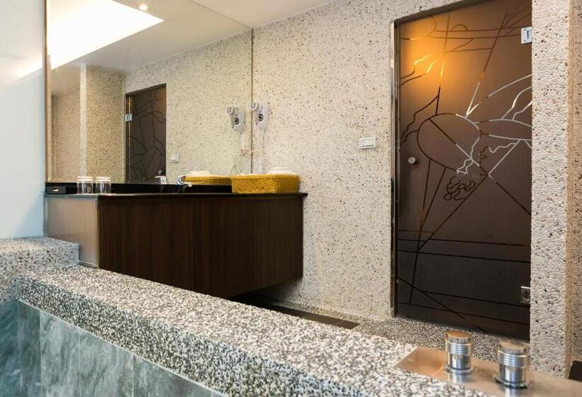 اتاق لوکس با بالکن, Yuhao Hotel Hsinchu Branch