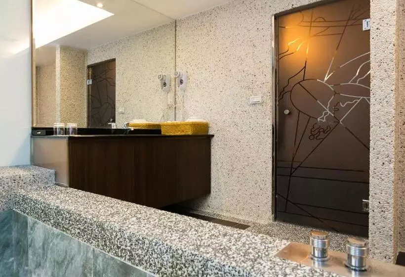 اتاق لوکس با بالکن, Yuhao Hotel   Hsinchu Branch