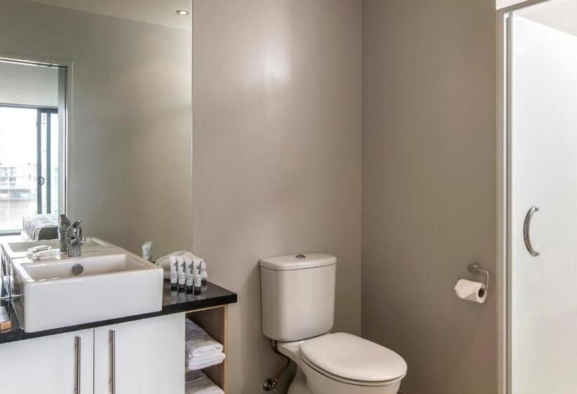 스탠다드 스튜디오, Quest On Hobson Serviced Apartments