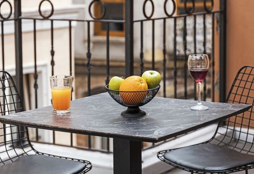 اتاق سوپریور سه تخته, Galata Door Otel