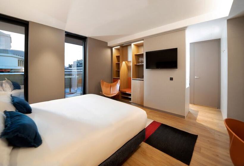 اتاق لوکس با چشم‌انداز, Ocean Drive Madrid