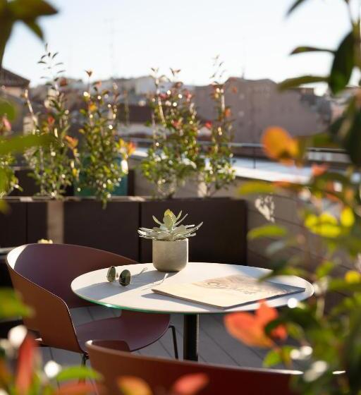 اتاق لوکس با تراس, Ocean Drive Madrid