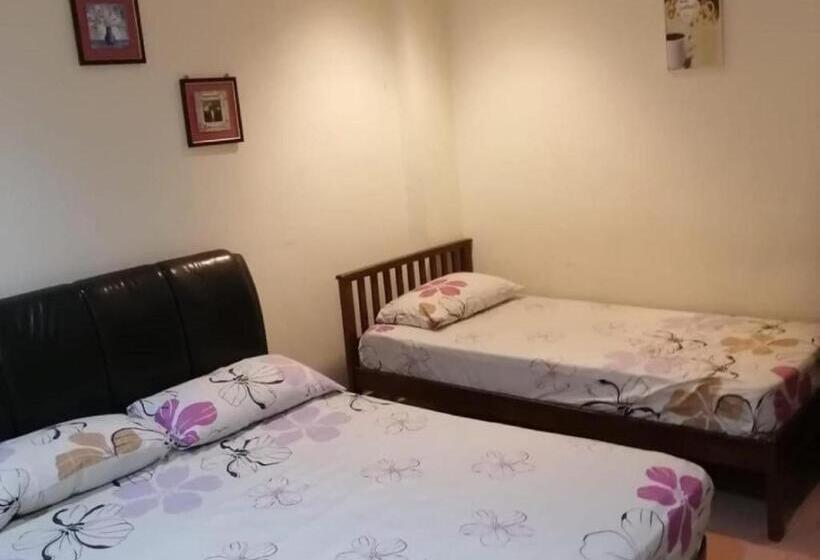 חדר דלוקס לשלושה, Prai Jaya 2