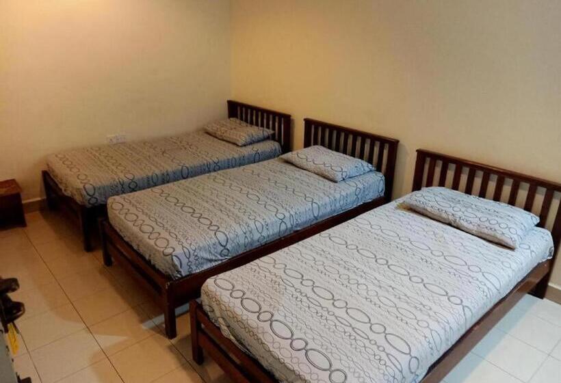 חדר דלוקס לשלושה, Prai Jaya 2