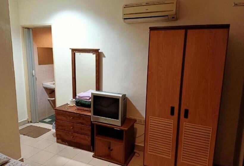 חדר דלוקס לשלושה, Prai Jaya 2