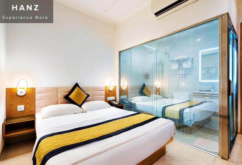 اتاق سوپریور, Hanz Son Mi Saigon