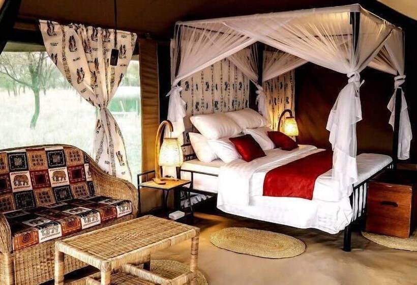 Deluxe Tent, Osinon Camps & Lodges