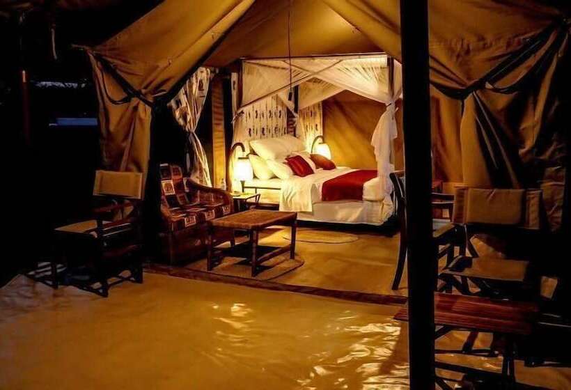 Deluxe Tent, Osinon Camps & Lodges