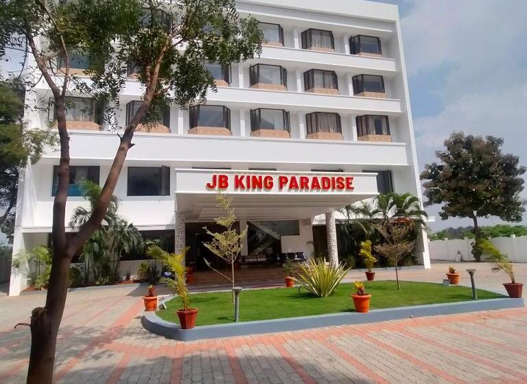 חדר דלוקס, Jb Residency