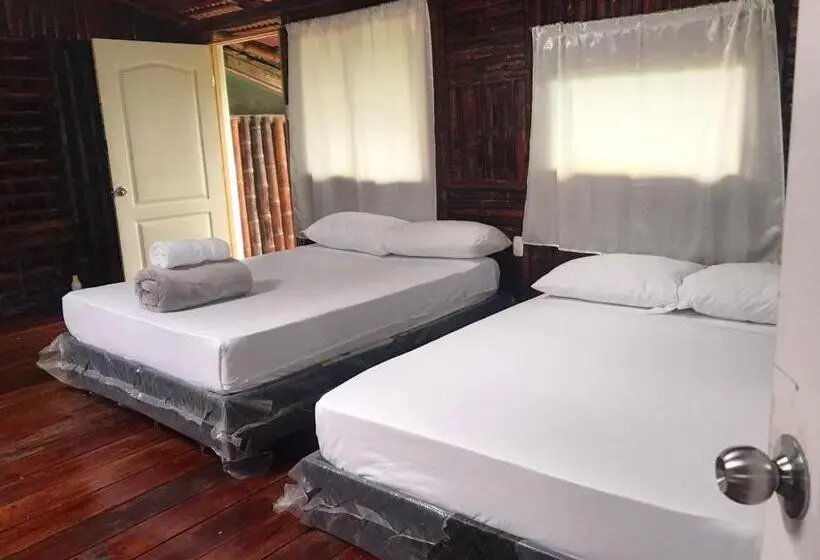 ファミリールーム, Room In Lodge   Family Cabin With River View