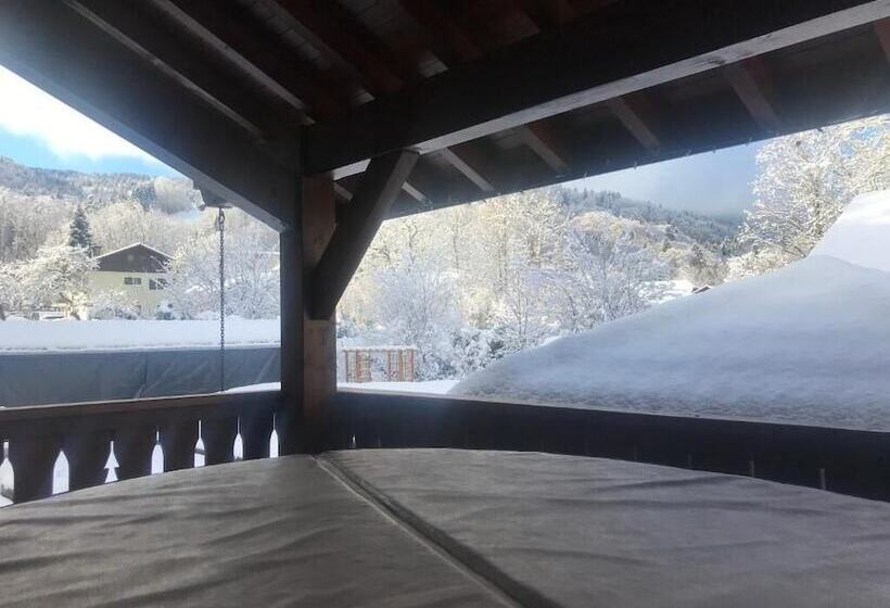 חדר משפחתי, Chalet Esprit