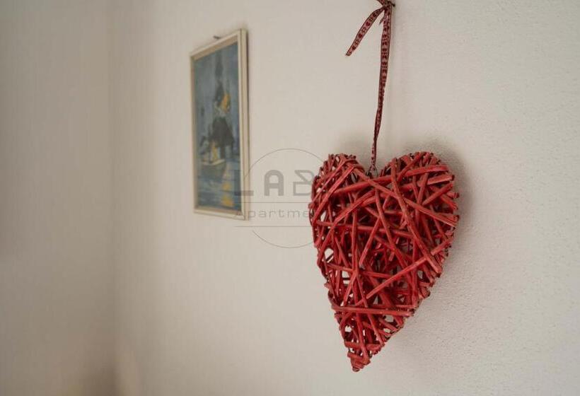 آپارتمان 1 خوابه با چشمانداز دریا, Residenza Crivo