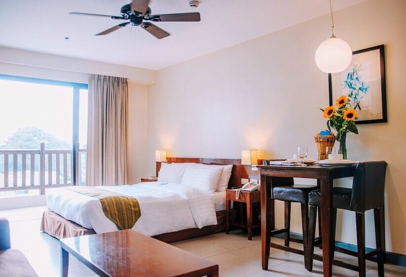 חדר דלוקס עם מרפסת, Azalea Residences Baguio