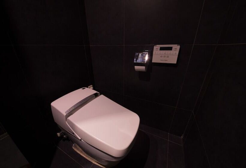 Номер Стандарт, Adlige