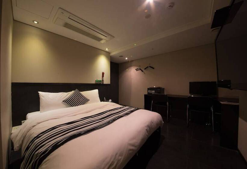 Номер Стандарт, Adlige