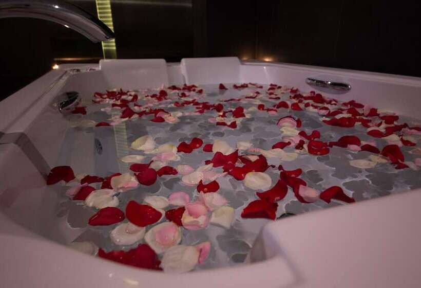 Номер Deluxe, Adlige