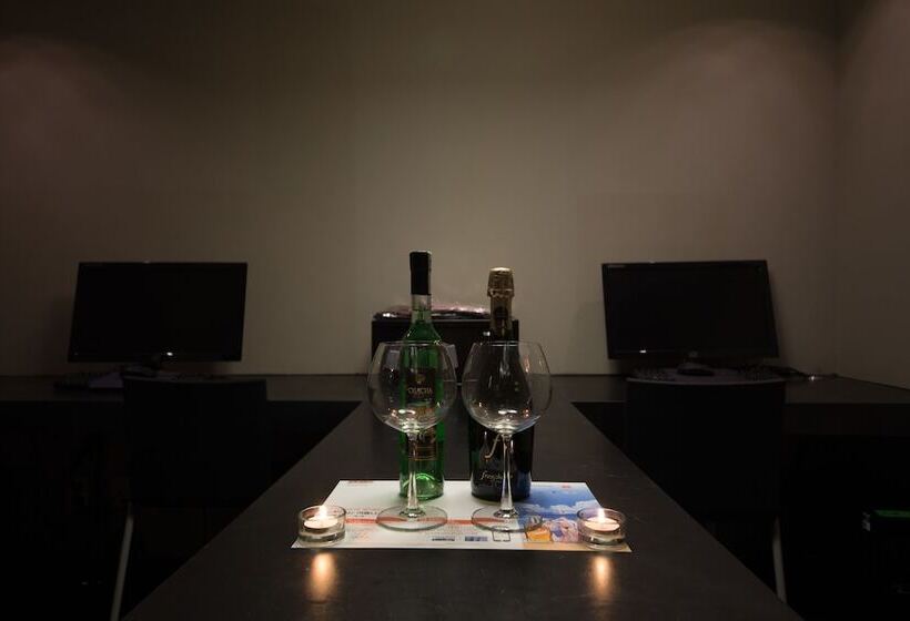 Номер Deluxe, Adlige