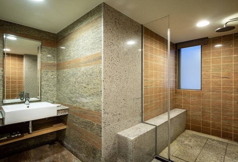 Семейный Номер, Byeyer Hotel Hualien