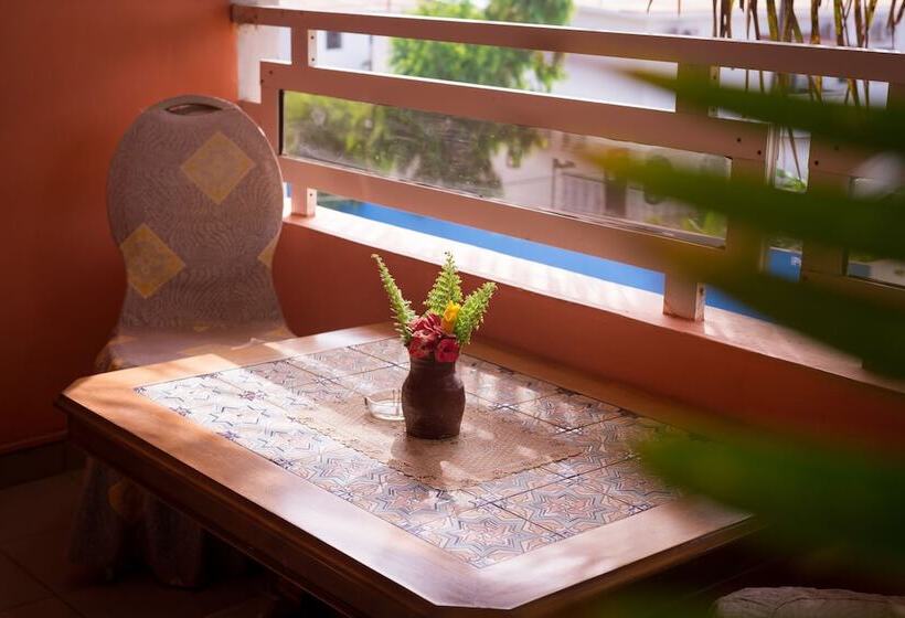 آپارتمان 2 خوابه, Calabash Apartment