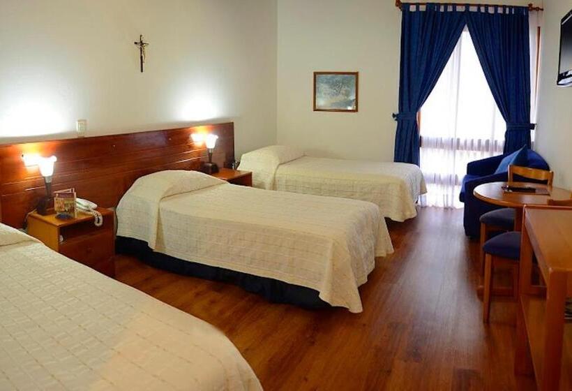 标准三人间, Casa De Los Fundadores