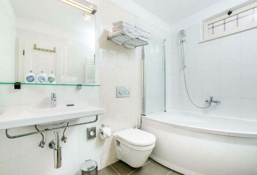 Superior Studio, Divota Apartment