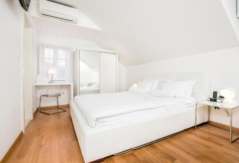 Superior studio with terrace, Divota Apartment