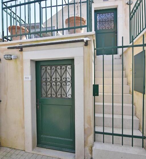 Superior studio with terrace, Divota Apartment