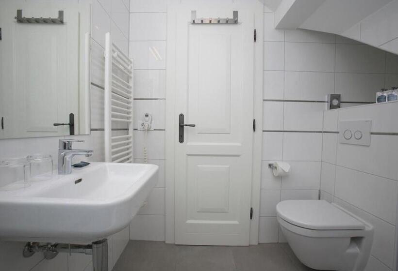 Superior Studio, Divota Apartment