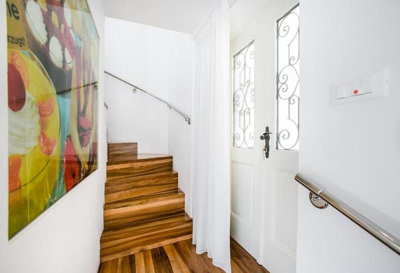 Duplex Værelse, Divota Apartment