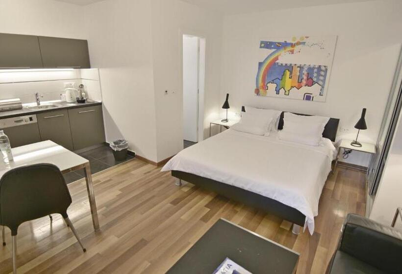 Standard Studio, Divota Apartment