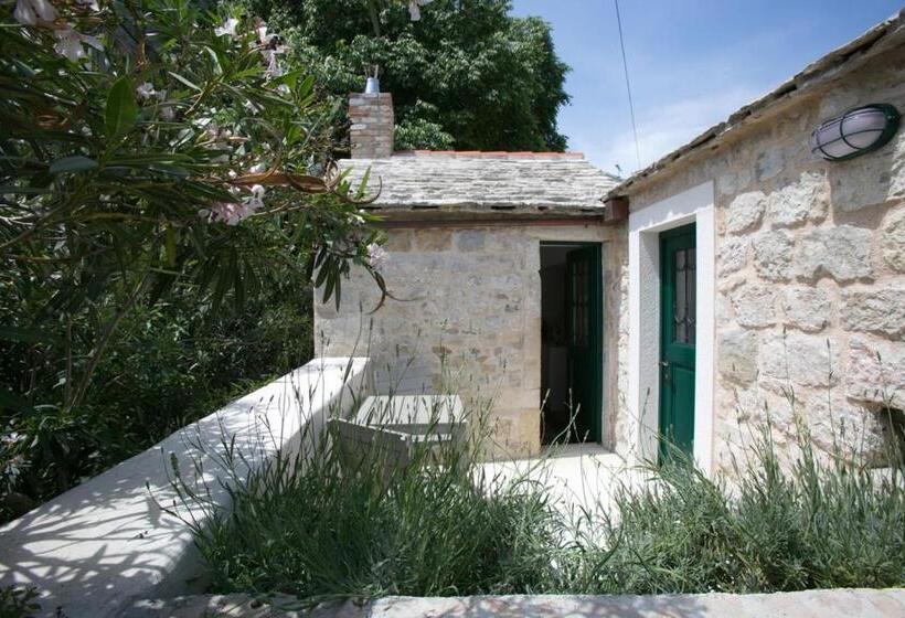 Deluxe Villa 3 Soveværelser, Divota Apartment