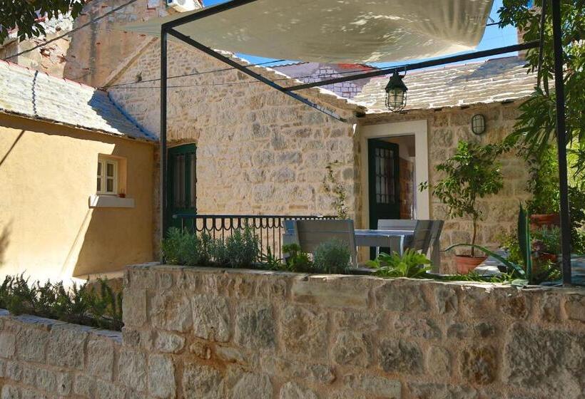 Deluxe Villa 3 Soveværelser, Divota Apartment