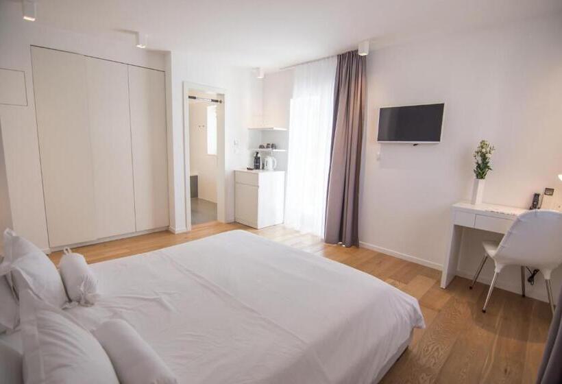 Comfort room with balcony, Divota Apartment