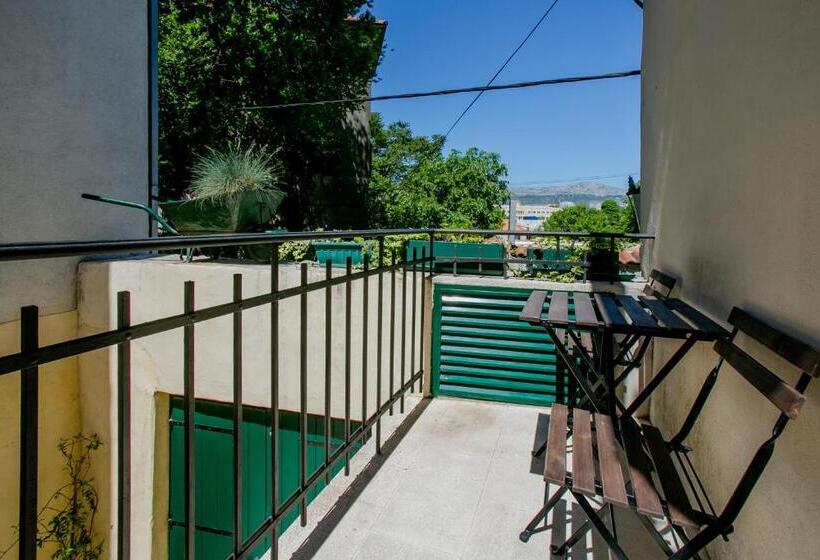Номер Basic с Балконом, Divota Apartment